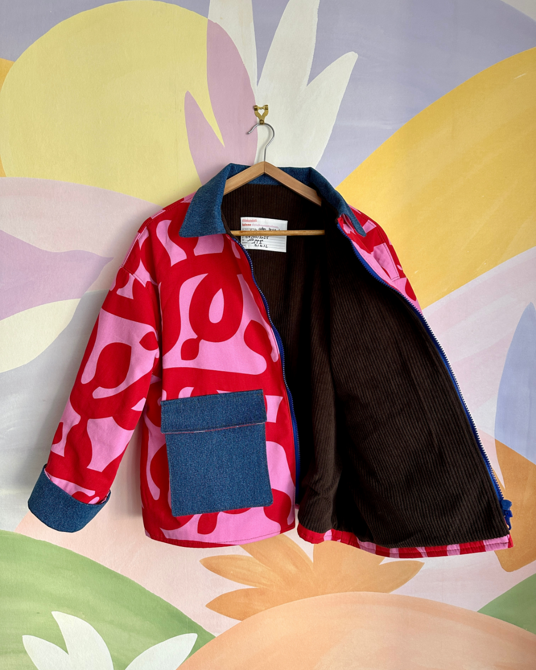 Veste Barn Jacket imprimé Ikea Rouge / Rose - Fait main à Reims (France)