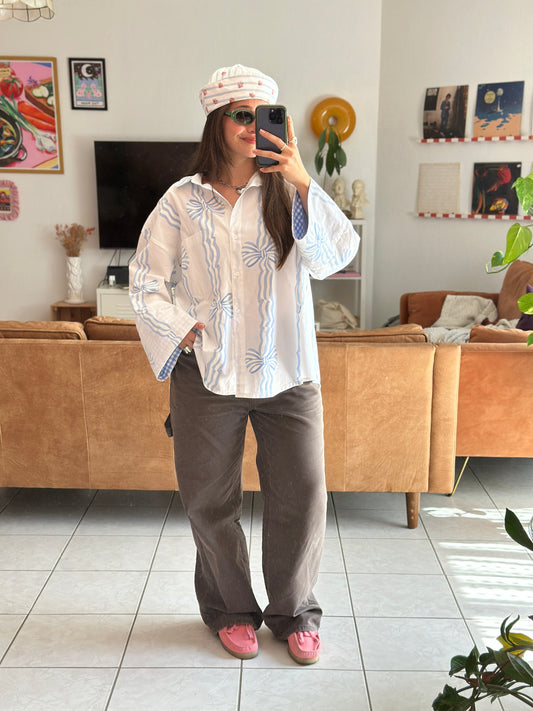 Précommande - Chemise upcyclée Blanche & Noeuds Bleus - Fait main à Reims (France)
